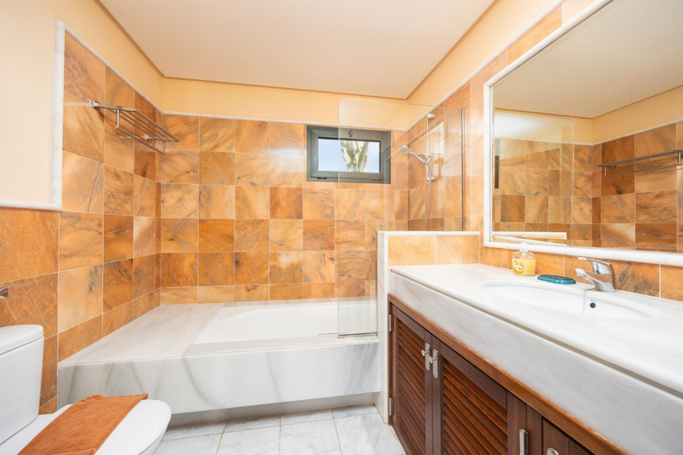 Bathroom, Villa Dragos With 3 Bedrooms and 3 Bathrooms, Las Palmas