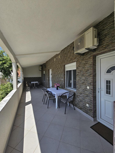 Others 5, Apartmani Sutomore welcome