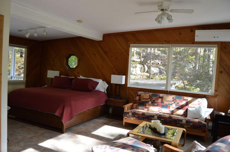 Bedroom 2, Inn the Woods Bed and Breakfast, Dutchess