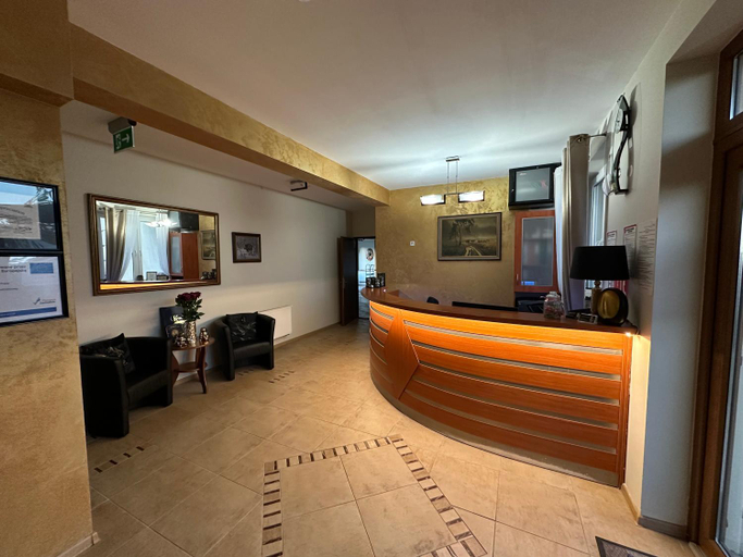 Public Area 2, Artemis, Drawsko