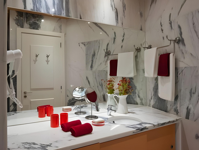 Bathroom 4, Lisbon Colours Bairro Alto Apartments, Lisbon