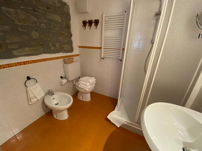 Shower 2, Chambres D'hotes Maribel, Aosta