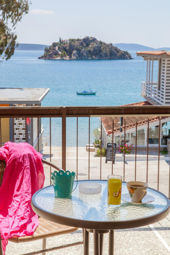 Others 3, Stella Rooms, Peloponnese