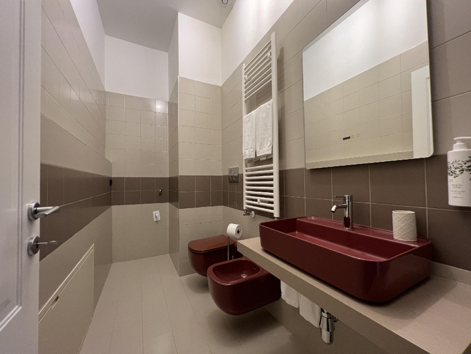 Bathroom 4, Palazzo Zippitelli, Bari