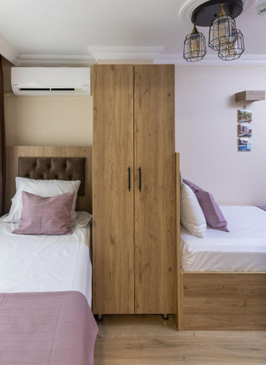 Bedroom 5, Grey House, Fatih