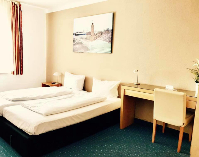 Bedroom 2, Genova Hotels Austria, Hamburg