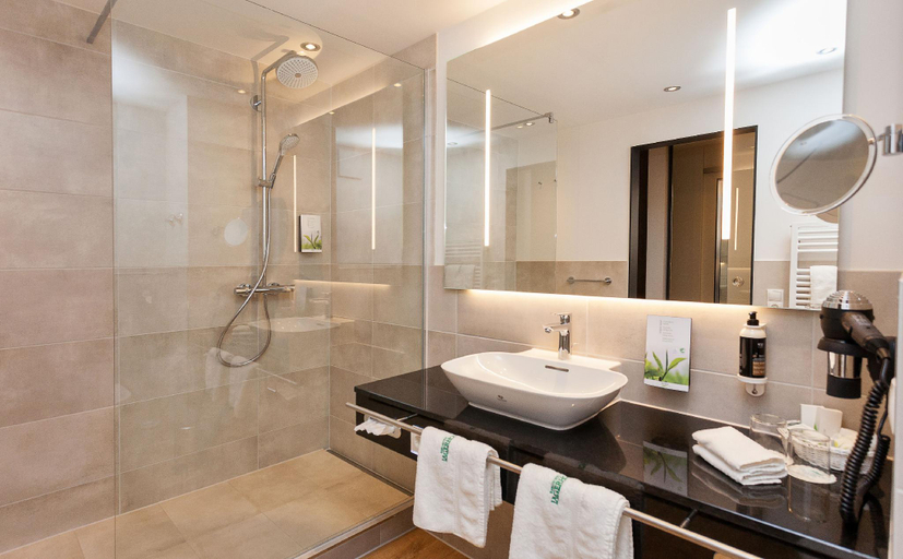Bathroom 4, Berghotel Jägerhof, Ravensburg