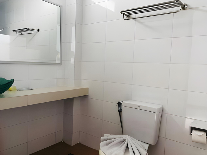 Bathroom 3, Noble House Patong, Pulau Phuket
