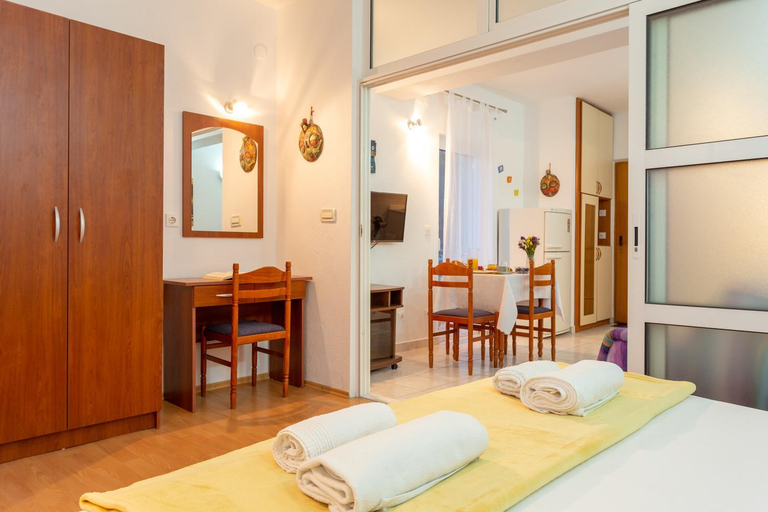 4, Sunset Apartments Mate, Omiš