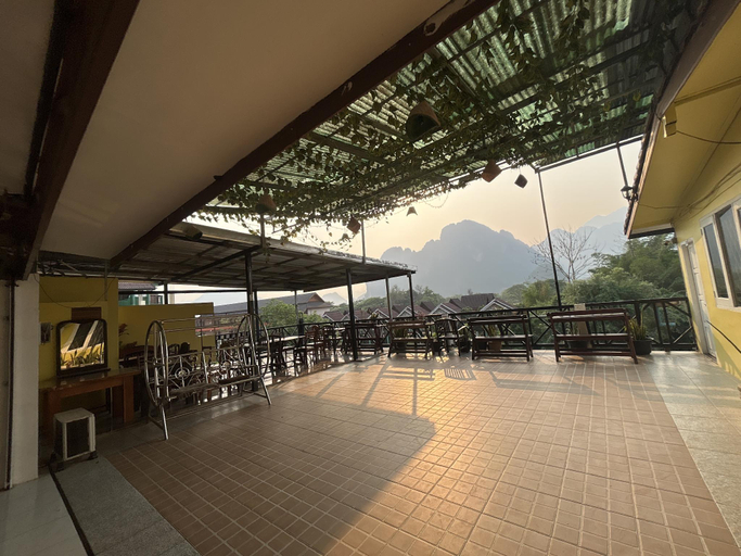 Food & Drinks 5, Domon Riverside Hotel, Vangvieng