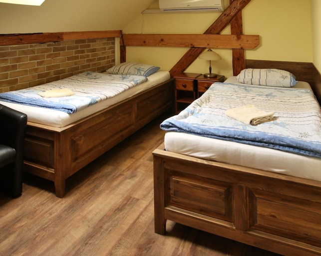 Bedroom 3, Penzion Pri Mlyne, Nitra