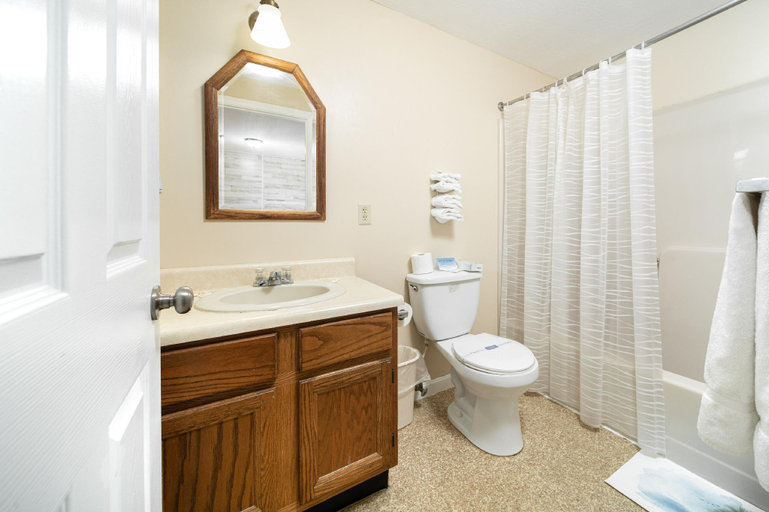 Bathroom 4, Wagon Wheel Motel, York