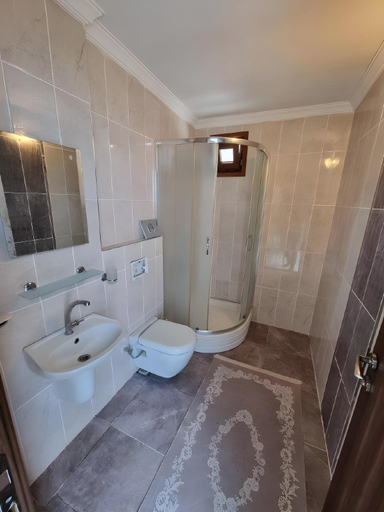 Bathroom 2, Flat A45, Merkez