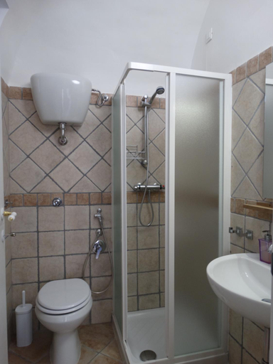 Bathroom 3, B&B Goriano Valli, L'Aquila