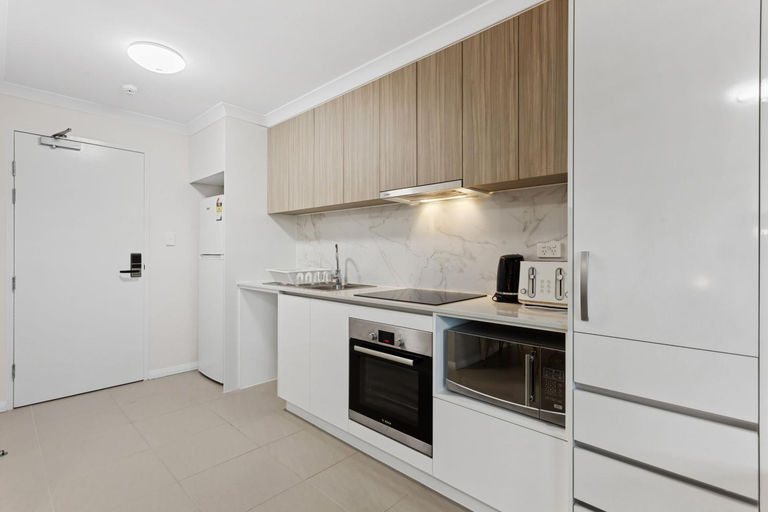 Others 4, Yaran Suites, Rockingham