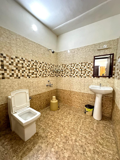 Bathroom 5, SVIKSHA INN, The Nilgiris
