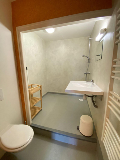 Bathroom 3, LE BUFADOU, Cantal