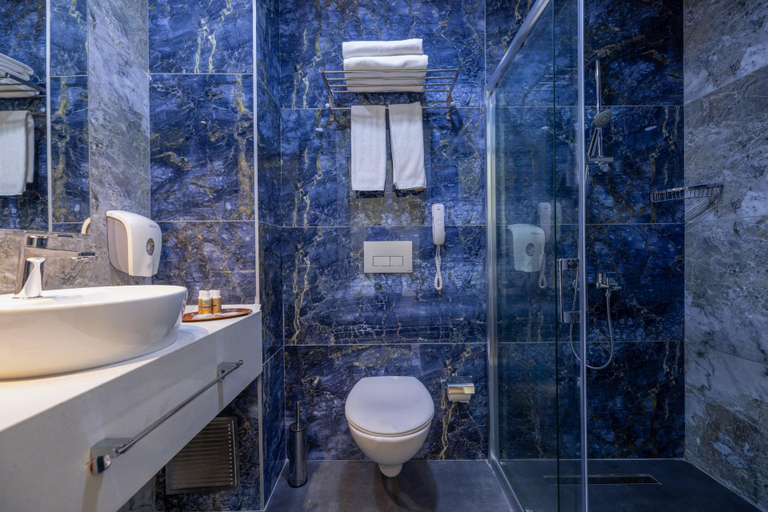 Bathroom 4, Crystal Flora Pearl Collection - All Inclusive, Kemer
