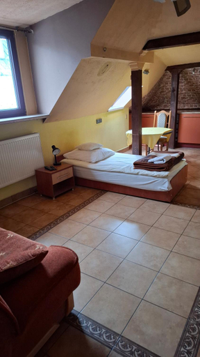 Others 4, Noclegi-Pokoje goscinne Lublin, Lublin City
