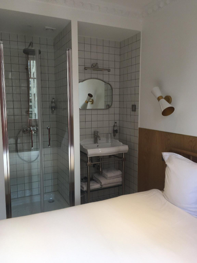 Bedroom 2, Residence Clignancourt, Paris