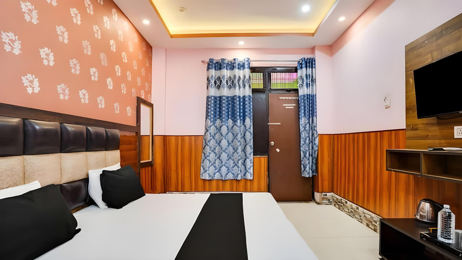 Bedroom 3, Hotel Aadhya & Restaurant, Auraiya