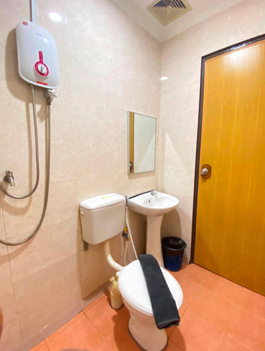 Bathroom 5, The Grand Hotel 2, Sandakan