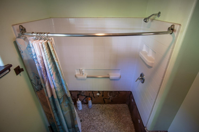 Bathroom 3, Gods Peace Of Maui, Maui