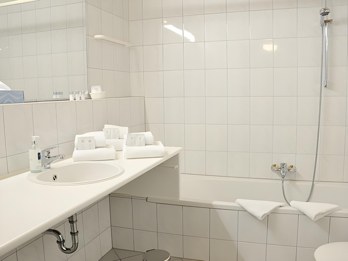 Bathroom 4, Hotel Bessunger Forst, Darmstadt-Dieburg