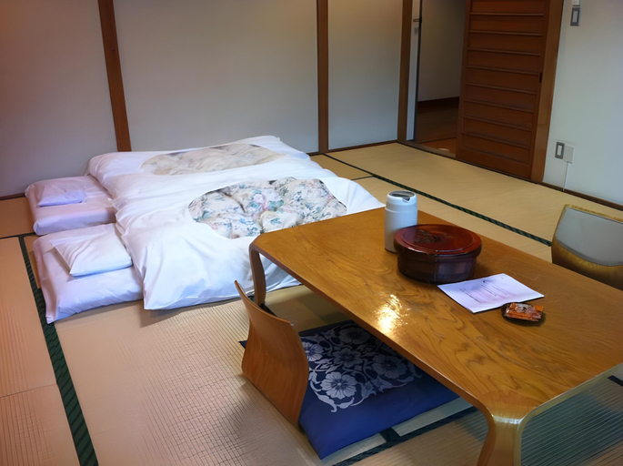 Bedroom 3, Enokiya Ryokan, Yufu