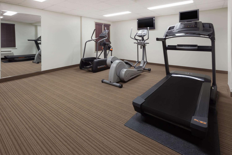 Others 4, Super 8 by Wyndham Peterborough, Peterborough
