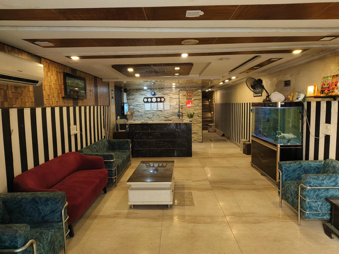 Others 4, Metro Inn, Delhi
