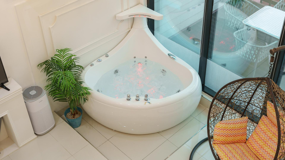 Bathroom 4, Namhae Elsia Pet Pool Villa Pension, Namhae
