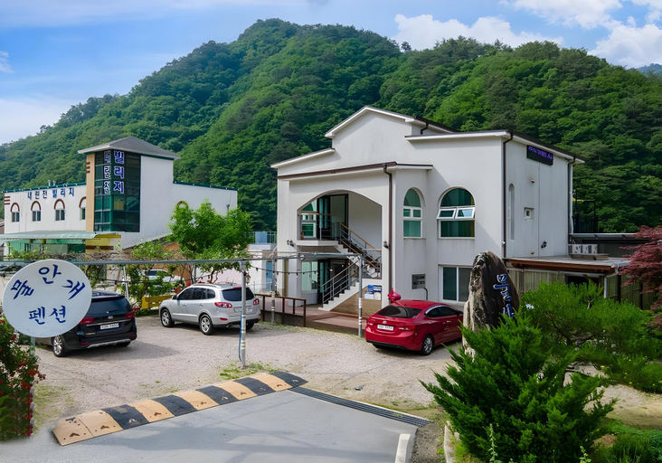 Exterior & Views 1, Moolangae Pension, Inje