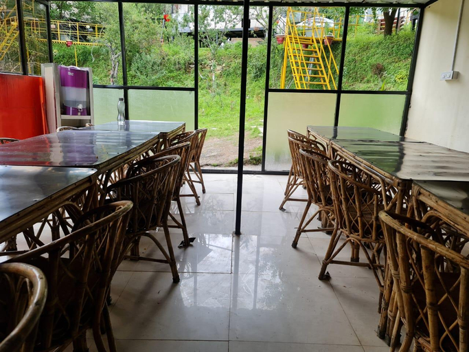 Food & Drinks 2, The Kanatal Arbour, Tehri Garhwal