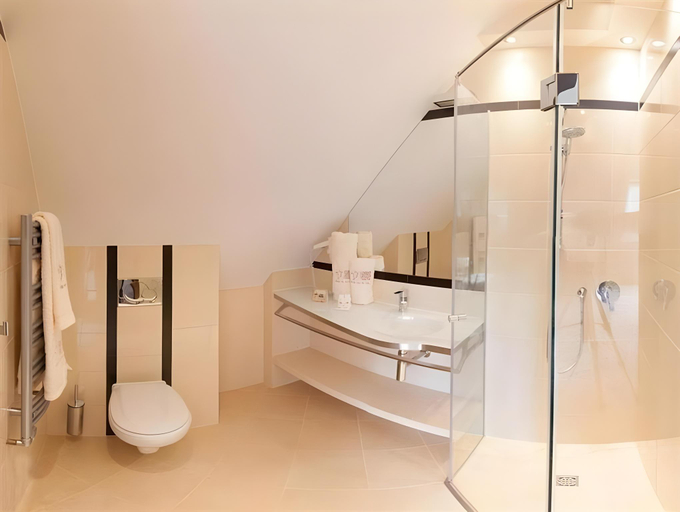 Bathroom 2, Hotel & SPA Czarny Gron, Wadowice