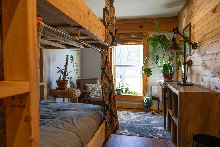 Bedroom 4, Barn Door Hostel, Grafton