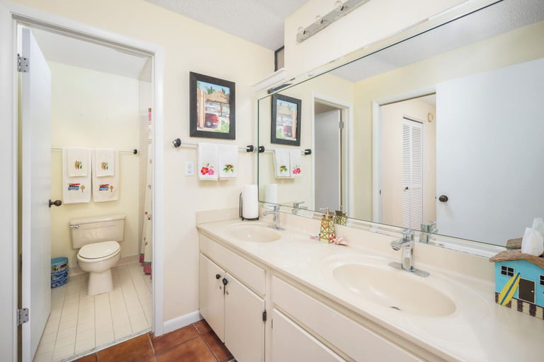 Bathroom 4, Spinnakers Reach 833 by Distinctive Beach Rentals, Saint Johns