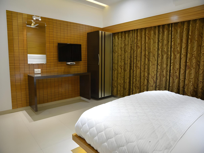 Bedroom 3, Hotel Corona, Bharuch