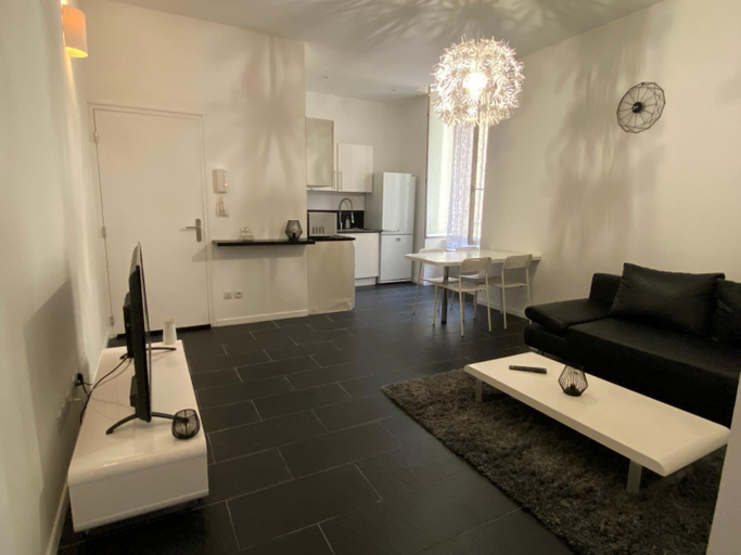 Others 3, Appartement centre ville Orange, Vaucluse