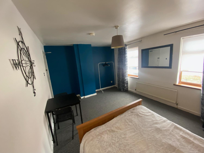 Others 3, bnb81, Belfast