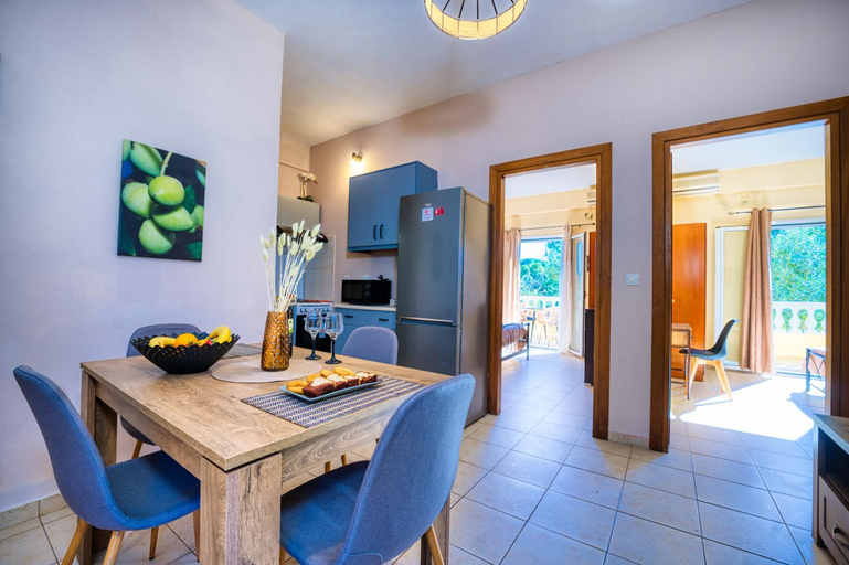 Kitchen 2, Stefanias Prasoudi Beach, Ionian Islands