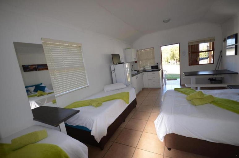 Bedroom 3, George Resort, Eden