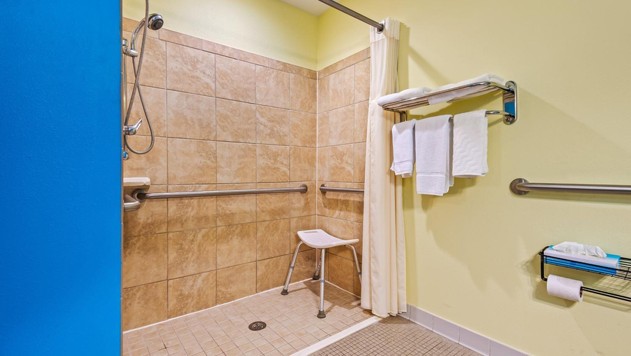 Bathroom 4, Wildwood Inn, Wakulla
