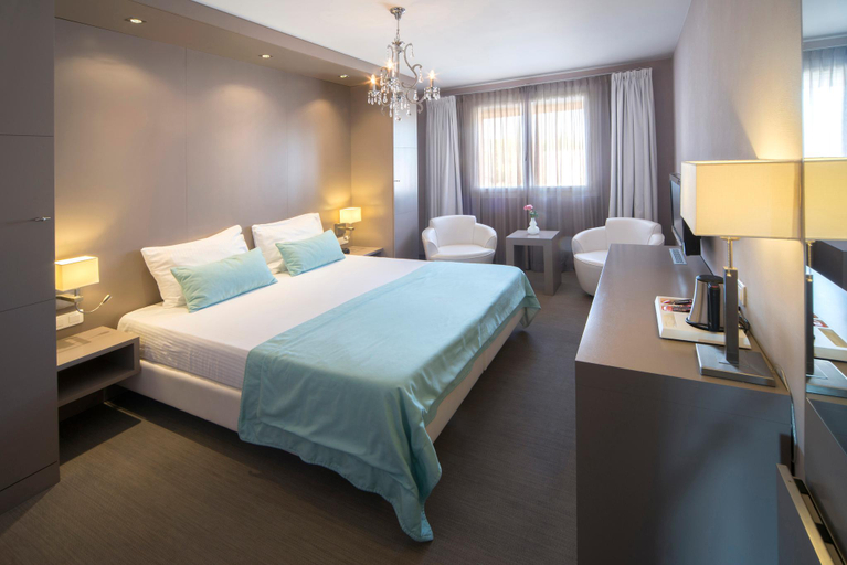 Bedroom 3, Hotel Le Catalogne, Var
