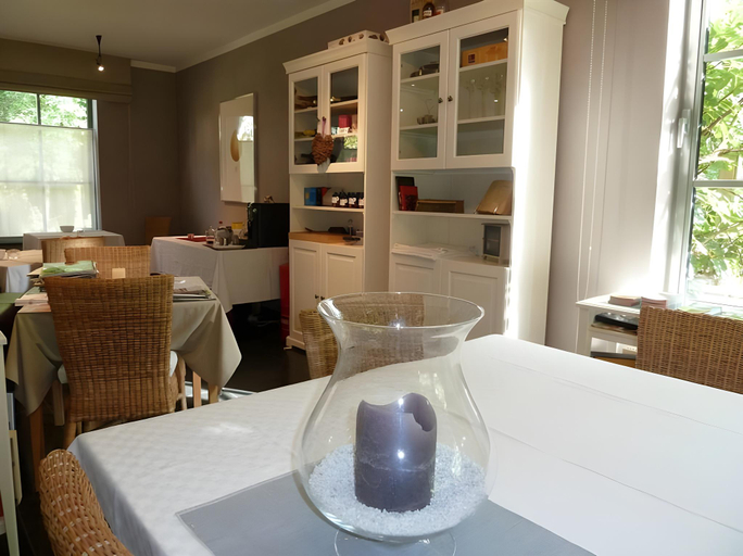 Others 5, B&B Zinnen en Minnen, Antwerpen