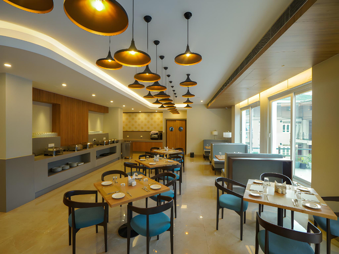 Food & Drinks, THE CAPITAL HOTEL, Chang
