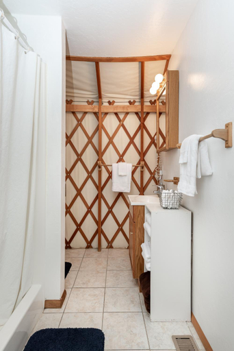 Bedroom 2, StoneWind Retreat, Crawford
