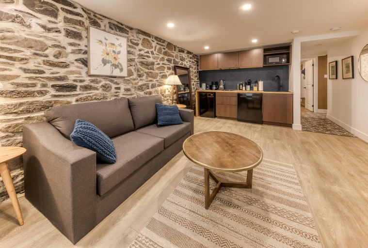 Others 5, North House - Elegant 1 Bedroom Suite, Communauté-Urbaine-de-Québec