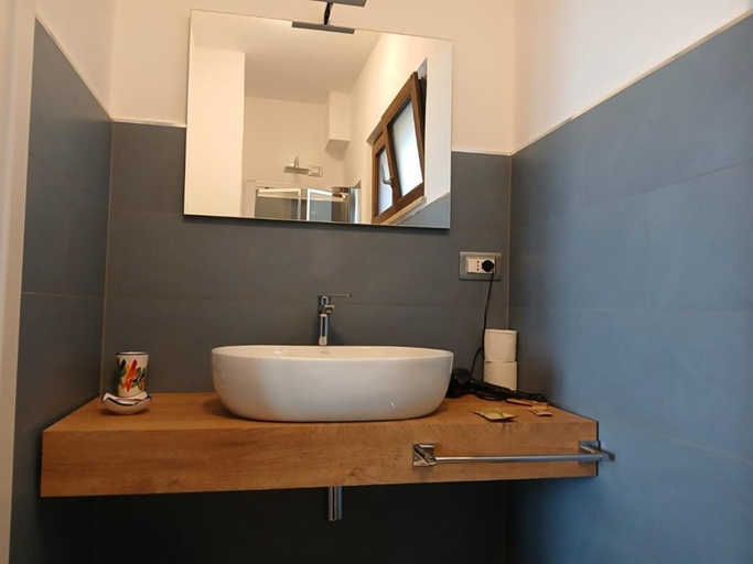 Bathroom 4, B&B Civico 31, Salerno