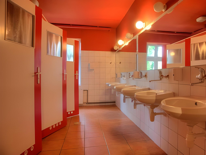 Bathroom 2, Atlantis Hostel, Kraków City